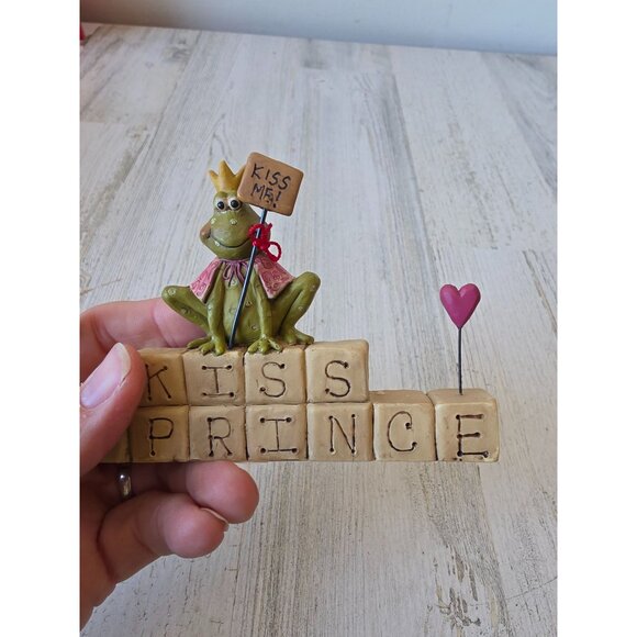 Vintage Suzi kiss Prince frog blossom bucket statue figurine Valentine's Day dec - Picture 4 of 8